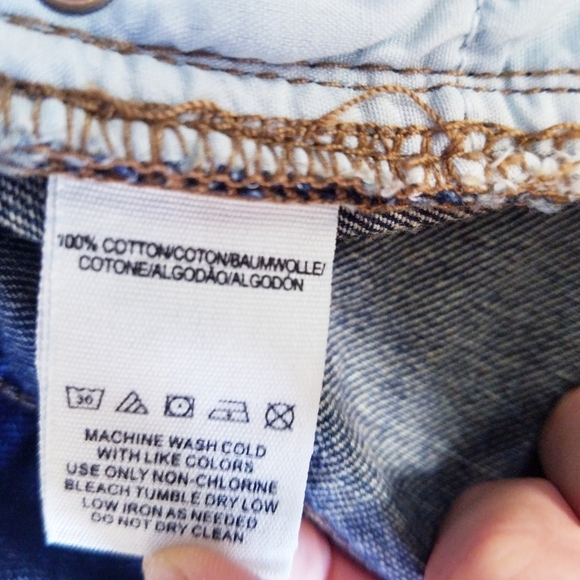 🌸 Free People | Jillian Runway Distressed Denim Shorts, size‎ 25 - Picture 8 of 11